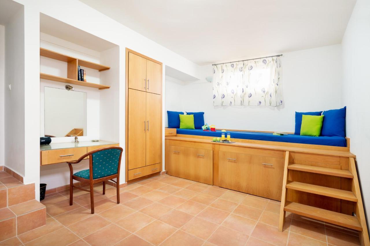 Beachfront Villa Turquoise With Private Pool, Bbq And Ping Pong Table Chania  Exterior foto