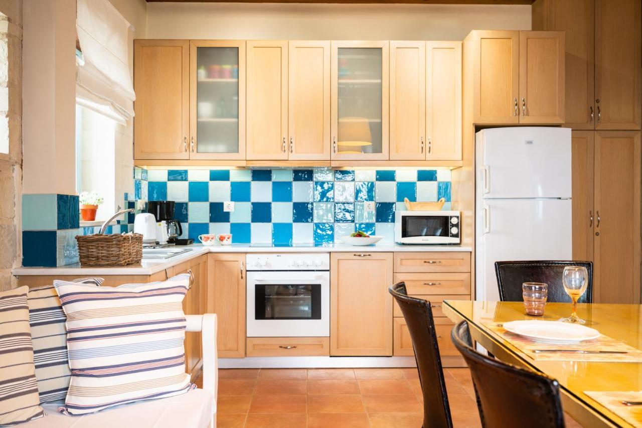 Beachfront Villa Turquoise With Private Pool, Bbq And Ping Pong Table Chania  Exterior foto